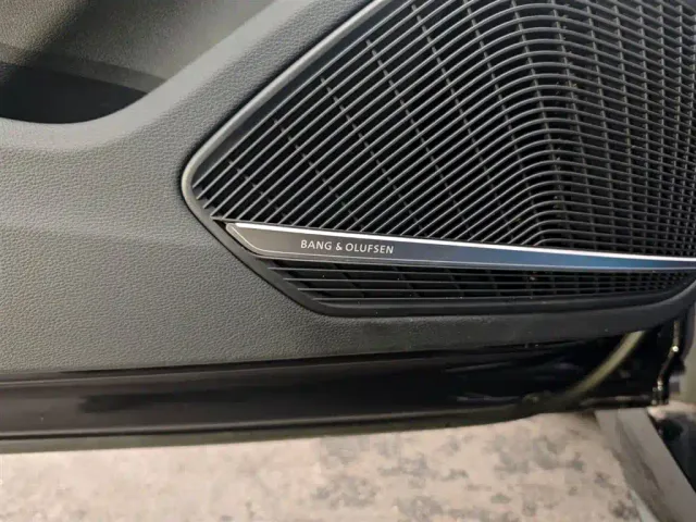 Audi Audi RS 5 2023 Model RS 5 2.9T Sportback Dark Gold Edition — Фото автомобиля 12