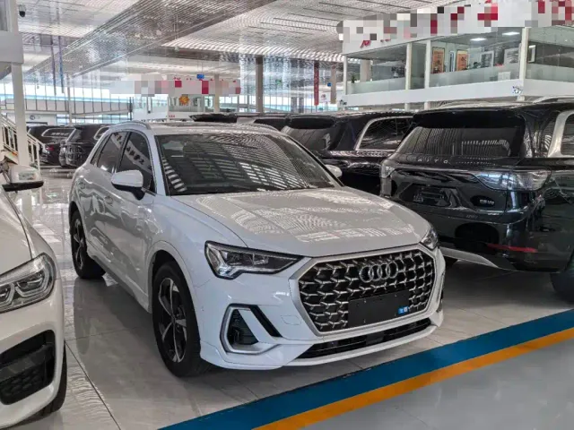 Audi Q3 — Фото автомобиля 3