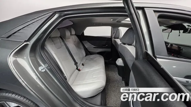 Hyundai AVANTE Avante (CN7) — Фото автомобиля 19