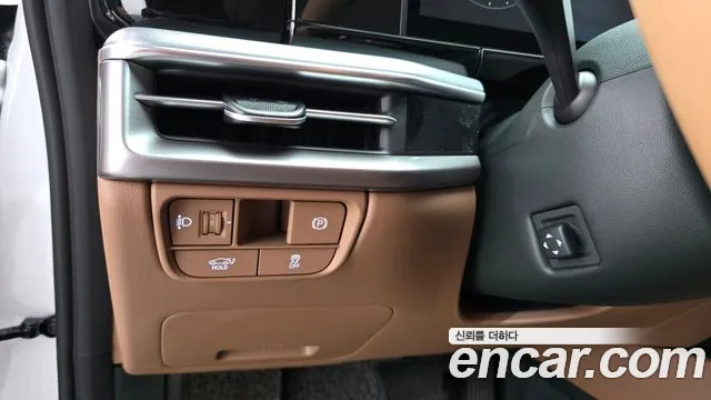 Hyundai Grandeur Grandeur (GN7) 2.5 Бензин 2WD — Фото автомобиля 19