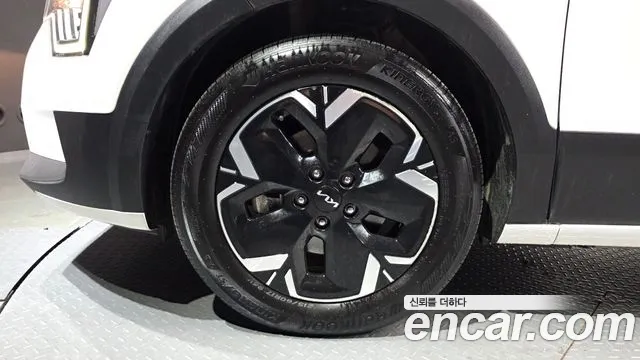 Kia Niro — Фото автомобиля 5