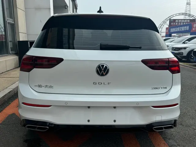 Volkswagen Golf — Фото автомобиля 5