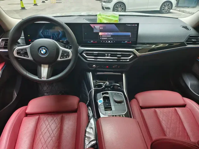 BMW i3 — Фото автомобиля 10