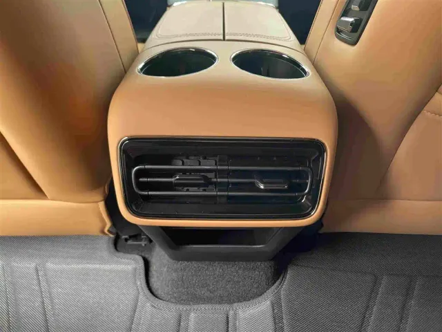 Geely Galaxy Xingyao 8 — Фото автомобиля 16