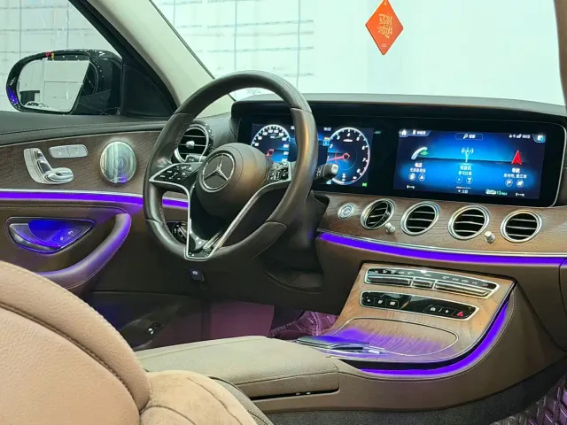 Mercedes-Benz E-Class — Фото автомобиля 5