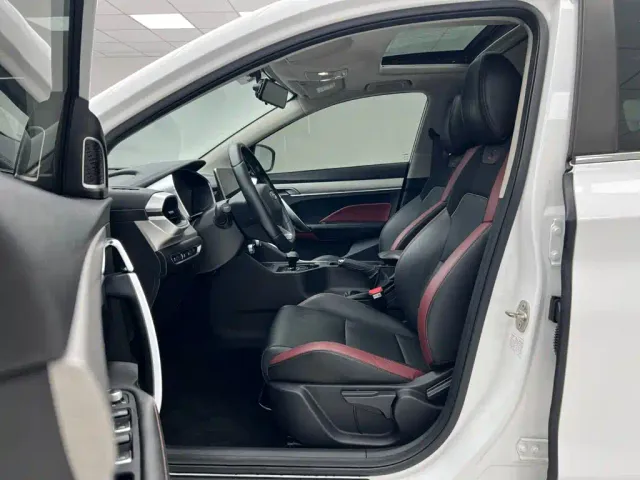 Geely Binyue — Фото автомобиля 5