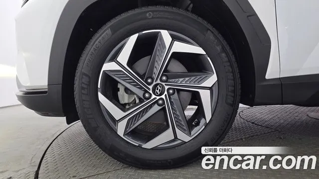 Hyundai Tucson Tucson (NX4) Бензин 1.6 турбо 2WD — Фото автомобиля 4