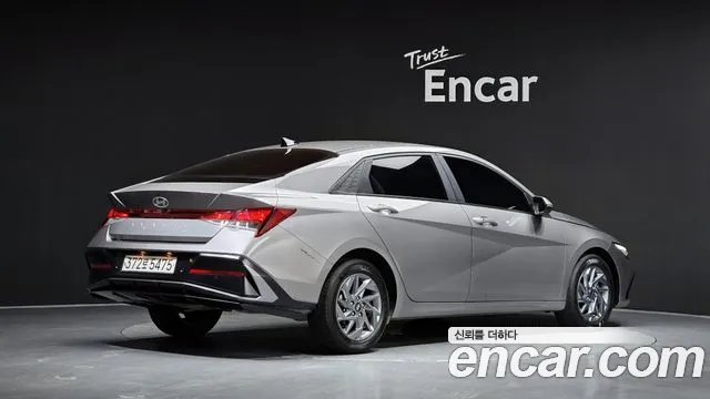 Hyundai Avante CN7 — Фото автомобиля 2