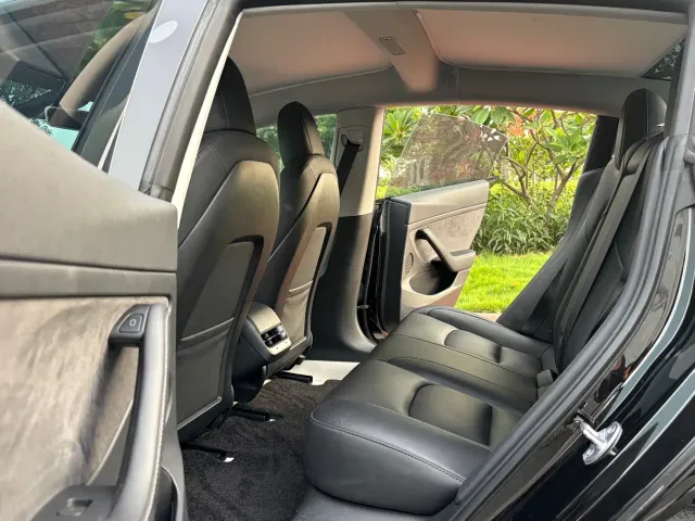 Tesla Model 3 — Фото автомобиля 8