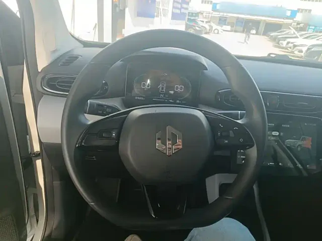 Leapmotor T03 — Фото автомобиля 10