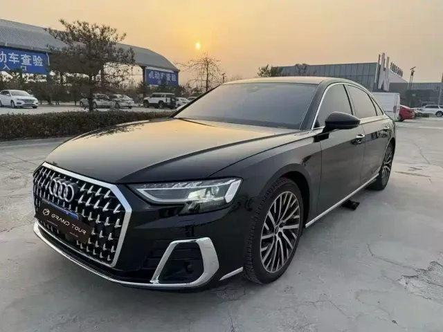 Фотография автомобиля — Audi A8