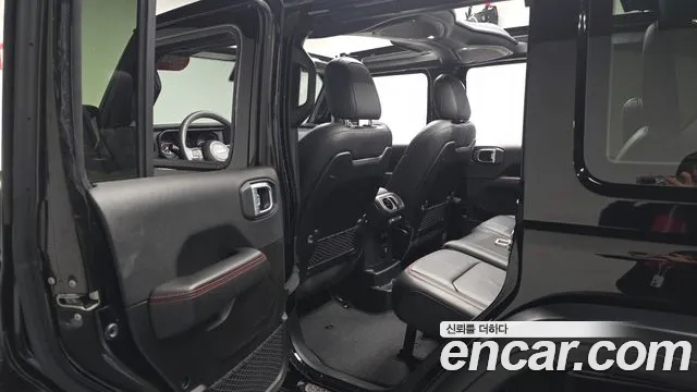 Jeep Wrangler JL — Фото автомобиля 27