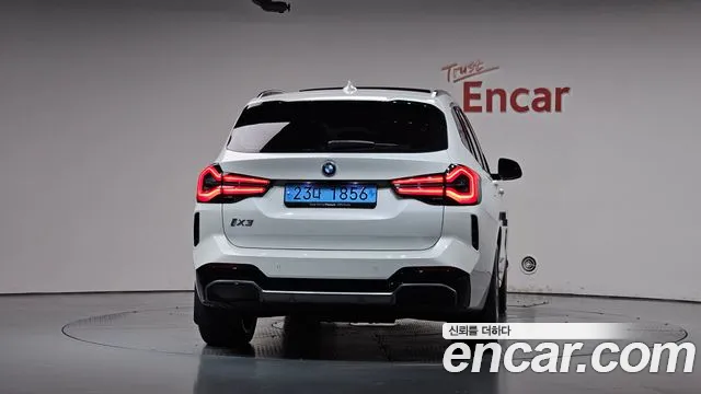 BMW iX3 G08 (2020–2024) — Фото автомобиля 4
