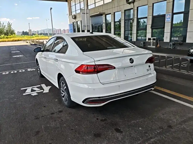 Volkswagen Bora — Фото автомобиля 22