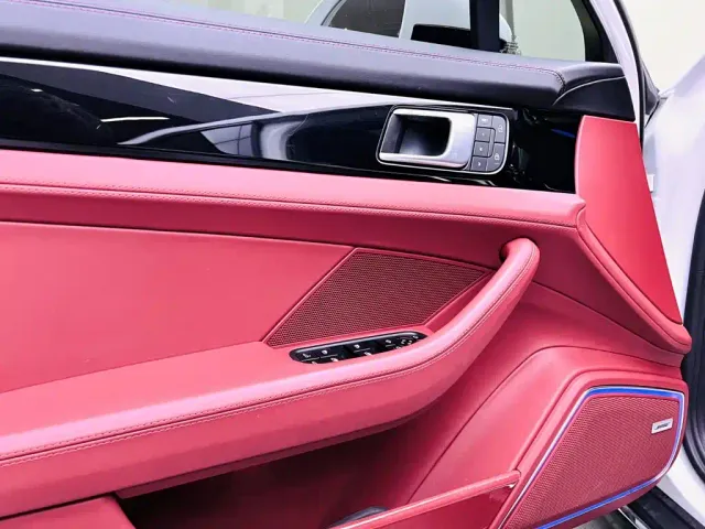 Porsche Panamera — Фото автомобиля 11