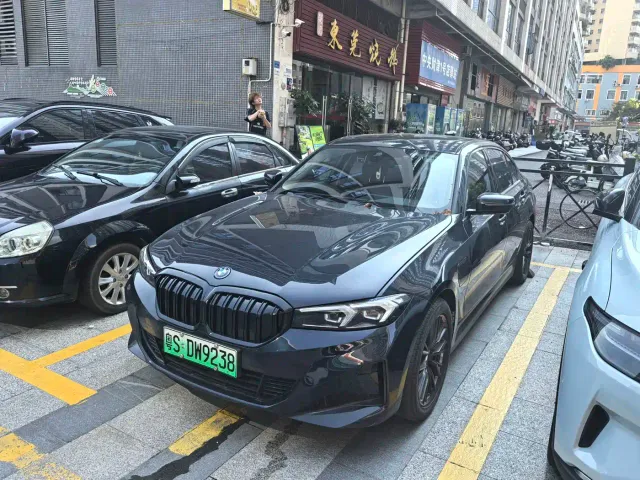 Фотография автомобиля — BMW i3