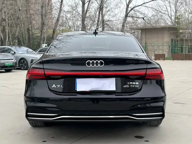 Audi A7L — Фото автомобиля 6