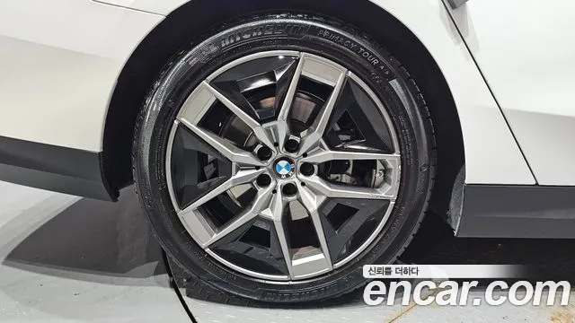 BMW 5 Series G60 — Фото автомобиля 5