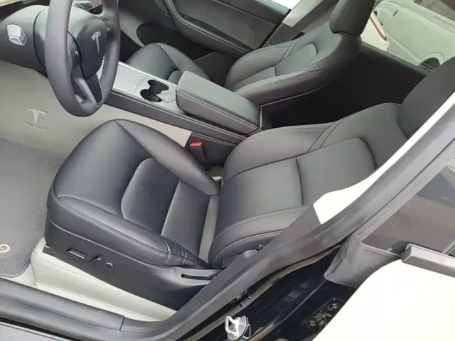 Tesla Model Y — Фото автомобиля 14
