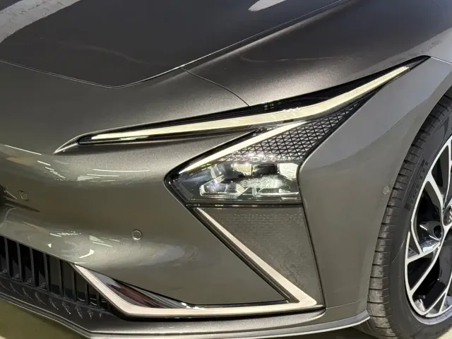IM Motors L7 — Фото автомобиля 29