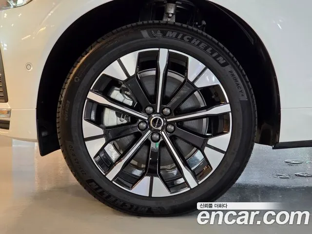 Volvo XC60 Generation 2 — Фото автомобиля 5