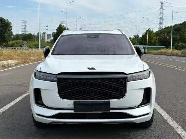 Li Auto ONE — Фото автомобиля 2