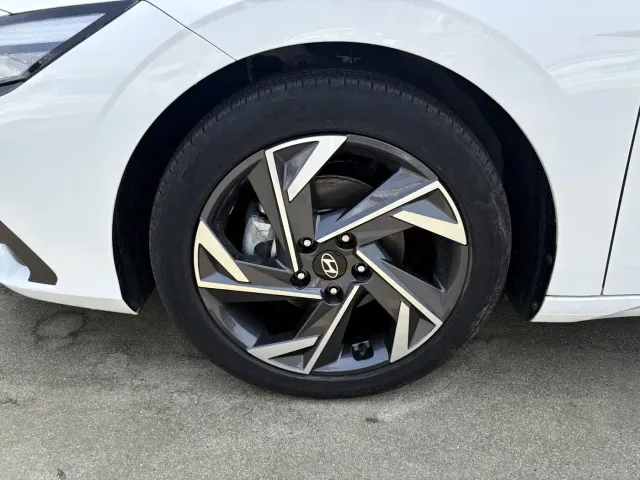 Hyundai Elantra — Фото автомобиля 10