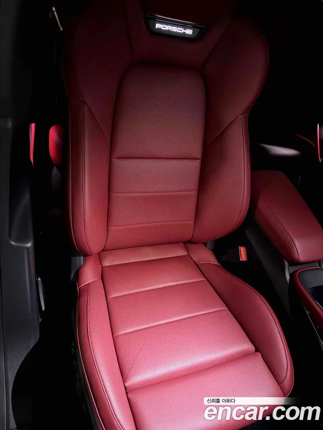 Porsche Macan — Фото автомобиля 10