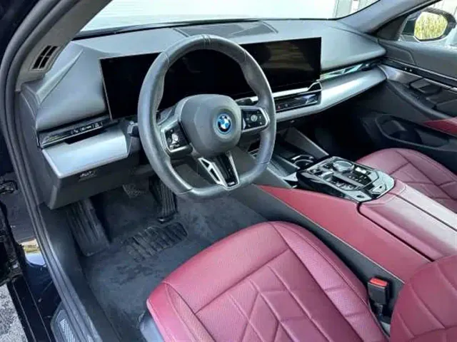 BMW i5 — Фото автомобиля 10