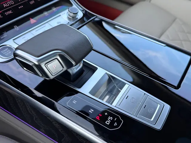 Audi A8 — Фото автомобиля 20