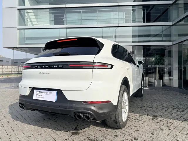 Porsche Cayenne — Фото автомобиля 7
