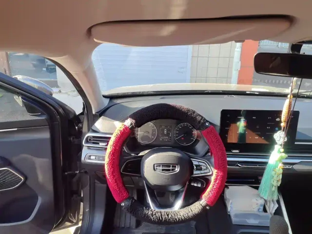 Geely Emgrand — Фото автомобиля 6