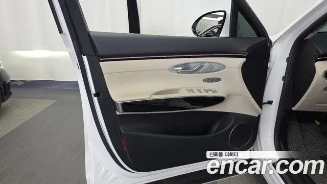 Genesis GV70 — Фото автомобиля 13
