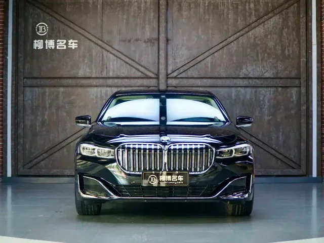 BMW BMW 7 Series 2021 Model 730Li Luxury Package — Фото автомобиля 2