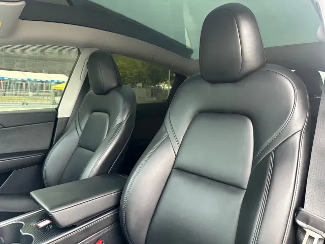 Tesla Model Y — Фото автомобиля 5