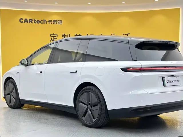 Li Auto i8 — Фото автомобиля 5