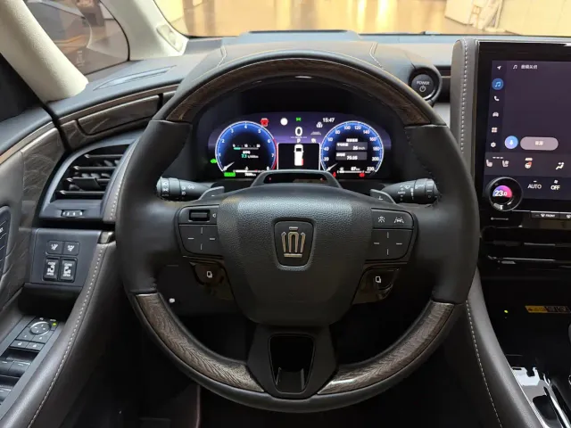 Toyota Vellfire — Фото автомобиля 17