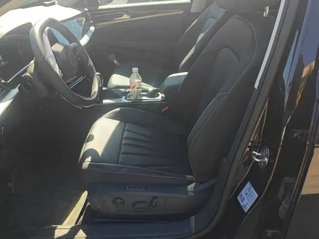 Volkswagen Passat — Фото автомобиля 9