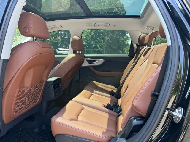 Audi Q7 — Фото автомобиля 19
