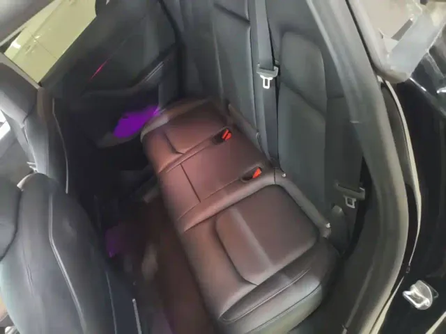 Tesla Model Y — Фото автомобиля 16