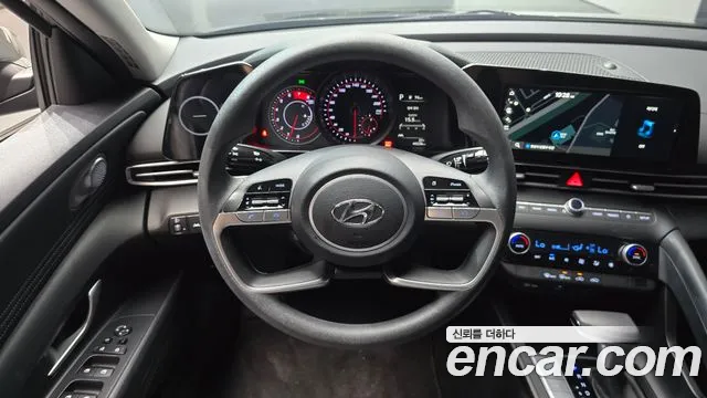 Hyundai AVANTE Avante (CN7) — Фото автомобиля 12