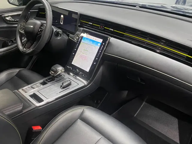 Roewe RX5 — Фото автомобиля 6
