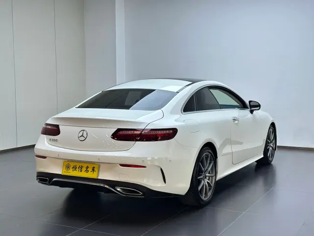 Mercedes-Benz E-Class — Фото автомобиля 6