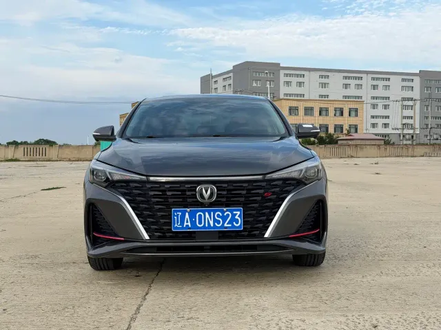 Changan Eado — Фото автомобиля 2