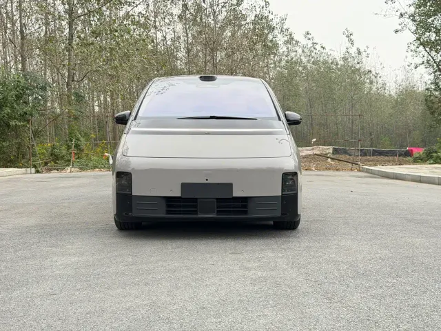 Li Auto MEGA — Фото автомобиля 2