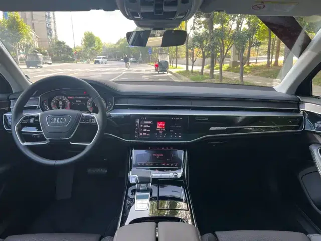 Audi A8 — Фото автомобиля 13