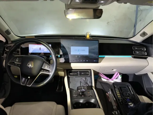 BYD Qin L — Фото автомобиля 8