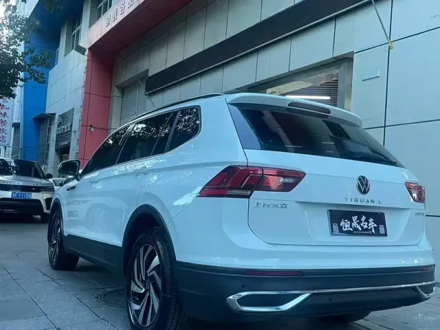 Volkswagen Tiguan L — Фото автомобиля 5