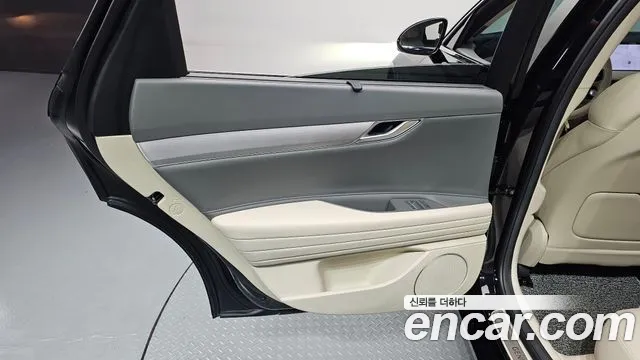 Genesis G80 Бензин 2.5 турбо AWD — Фото автомобиля 24