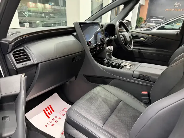 Toyota Alphard — Фото автомобиля 8
